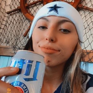 Meet your Posher, Ava